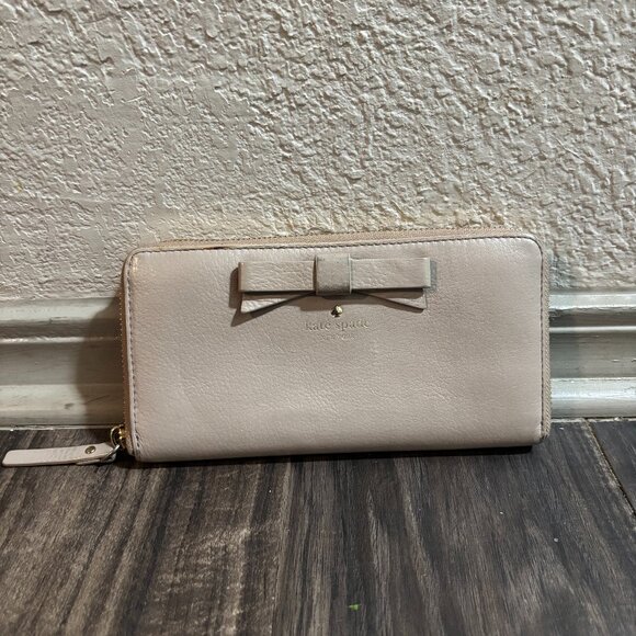 Kate Spade New York Nisha Bow Zip-Around Continental Wallet Pale blush 2015 USED - Picture 1 of 4